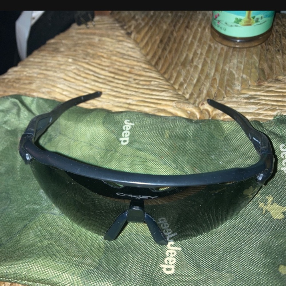 Oakley Prizm Sunglasses like new in prestigious condition